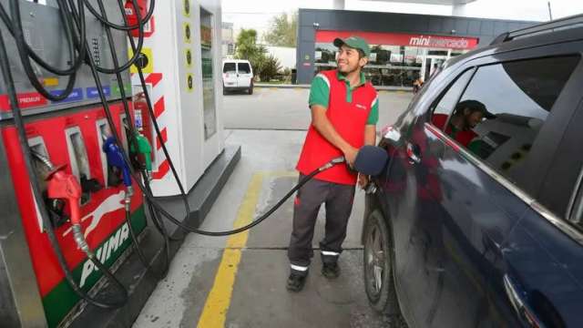 Las petroleras Puma, Shell y AXION aumentaron los precios de los combustibles en un 5%